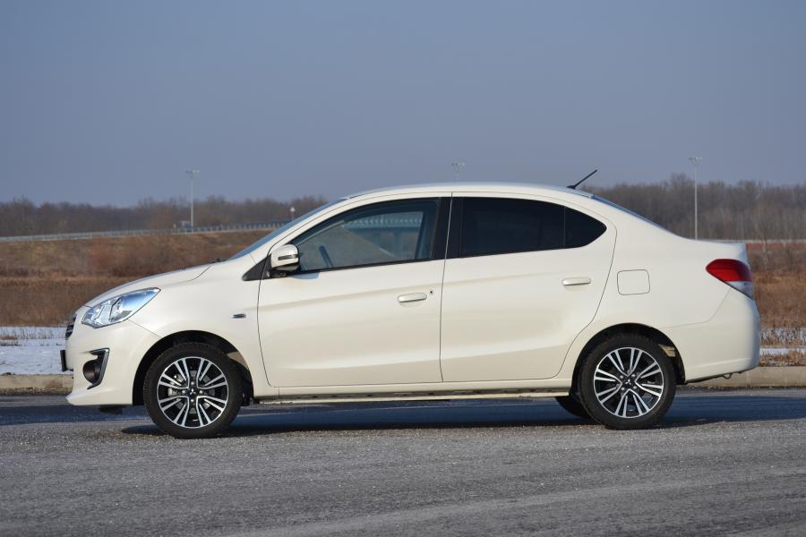  Mitsubishi Attrage 2015 года  (WW) (фото 7 из 19)